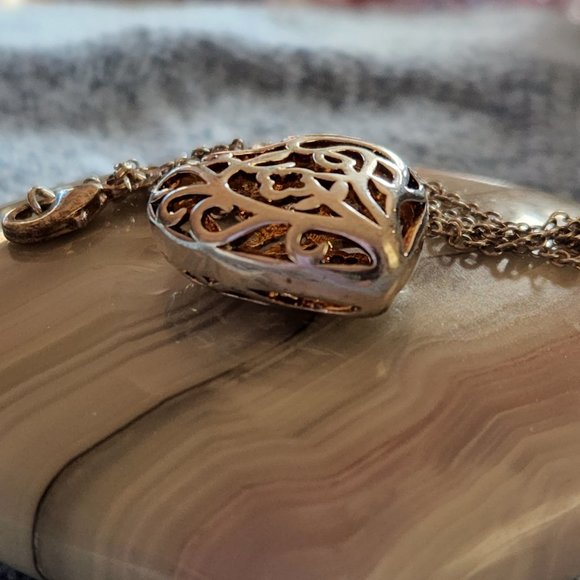 Vintage Sterling Silver Necklace with Scroll Heart pendant.  Hollow 6.3g 16" - Picture 2 of 5